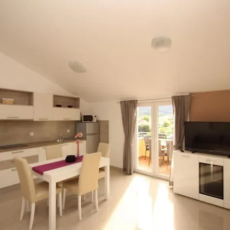 In Mit Eigenem Balkon Apartment Baska (Krk)