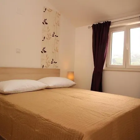 Apartment In Mit Eigenem Balkon Baska (Krk)